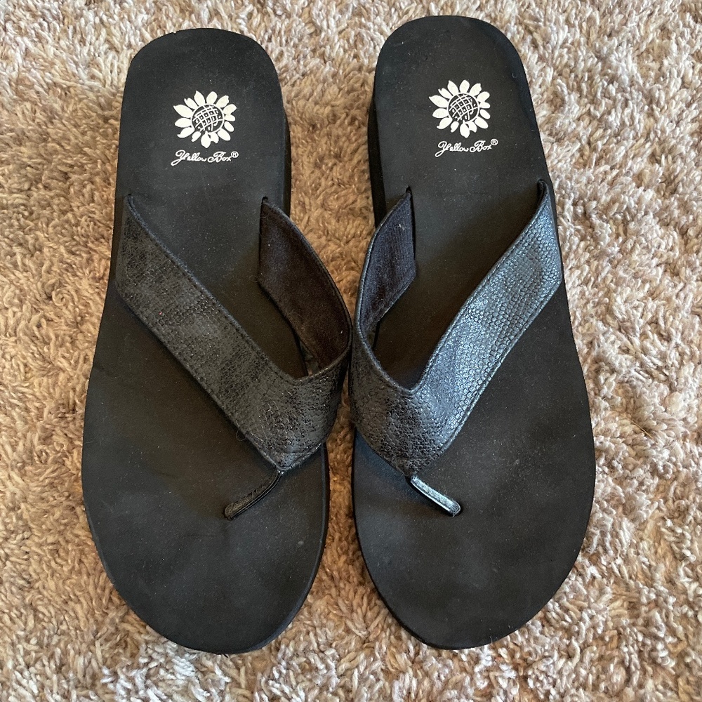 YellowBox Black Platform Sandals Size 11